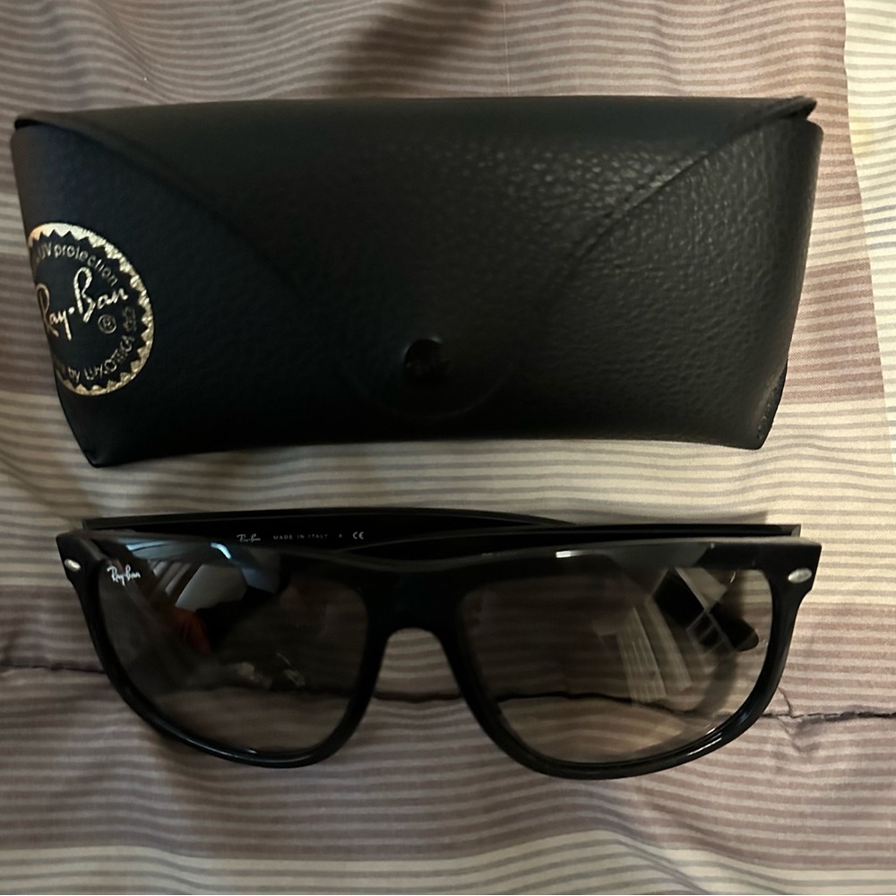 Black Ray-Ban BOYFRIEND Sunglasses with Case